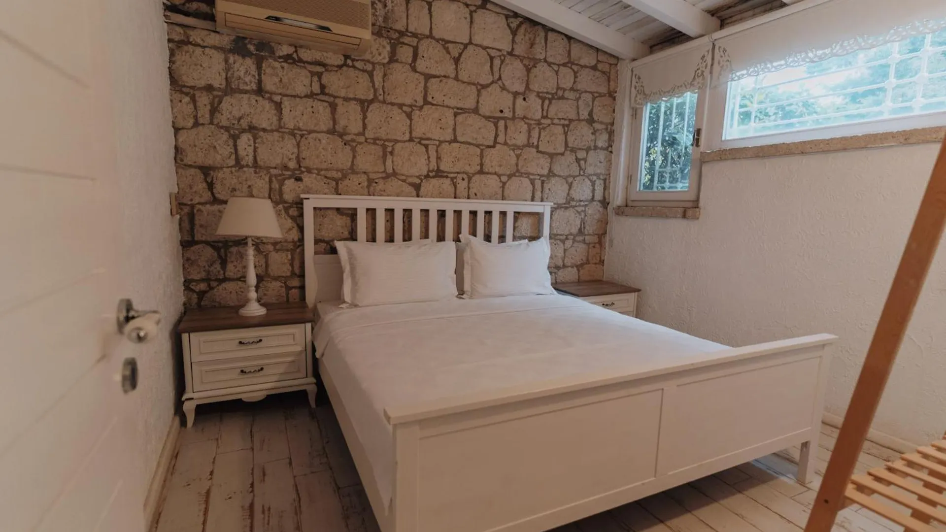 Cadde75 Alacati Çeşme